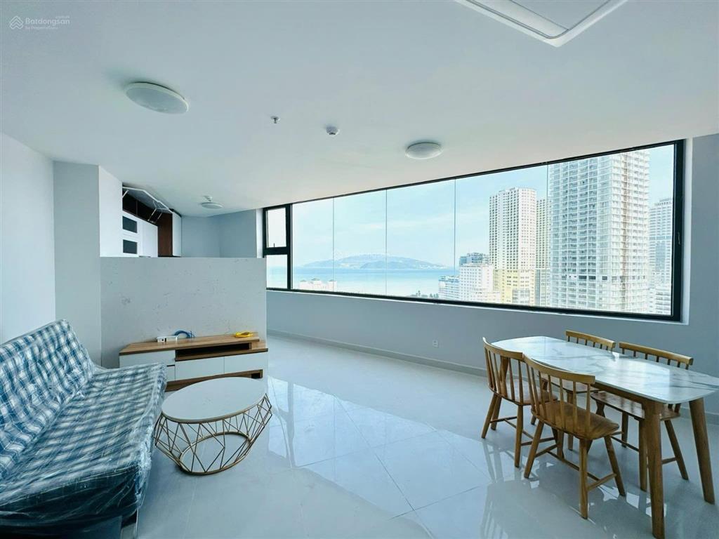 Bán căn hộ dqua nha trang giá chỉ 3,3 tỷ, có sẵn hợp đồng thuê 13 triệu/tháng, sổ đỏ sẵn, tầng cao