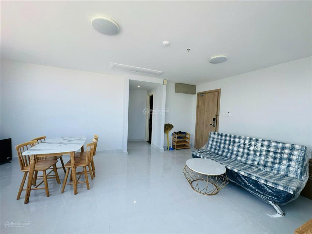 Bán căn hộ dqua nha trang giá chỉ 3,3 tỷ, có sẵn hợp đồng thuê 13 triệu/tháng, sổ đỏ sẵn, tầng cao