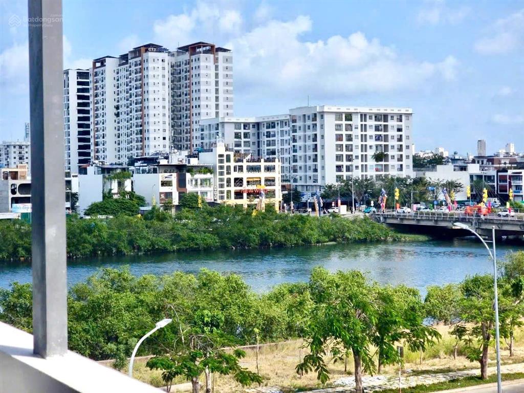 Bán nhà 3,5 tầng gói 5, khu đô thị mỹ gia có sẵn nội thất mới giá chỉ 8,8 tỷ, pháp lý chuẩn