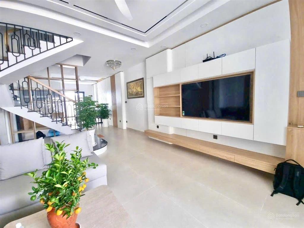 Bán nhà 3,5 tầng gói 5, khu đô thị mỹ gia có sẵn nội thất mới giá chỉ 8,8 tỷ, pháp lý chuẩn
