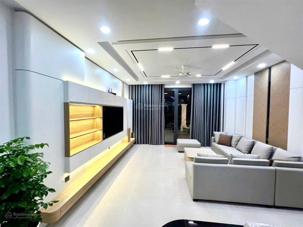 Bán nhà 3,5 tầng gói 5, khu đô thị mỹ gia có sẵn nội thất mới giá chỉ 8,8 tỷ, pháp lý chuẩn