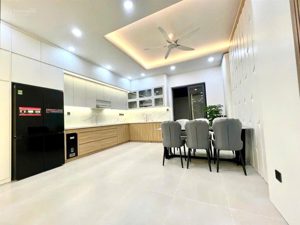 Bán nhà 3,5 tầng gói 5, khu đô thị mỹ gia có sẵn nội thất mới giá chỉ 8,8 tỷ, pháp lý chuẩn