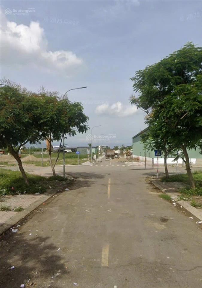 Cần tiền bán gấp lô nam sông cái gần tượng đài np13, chợ giá chỉ 16 triệu/m2, hướng nam mát mẻ.