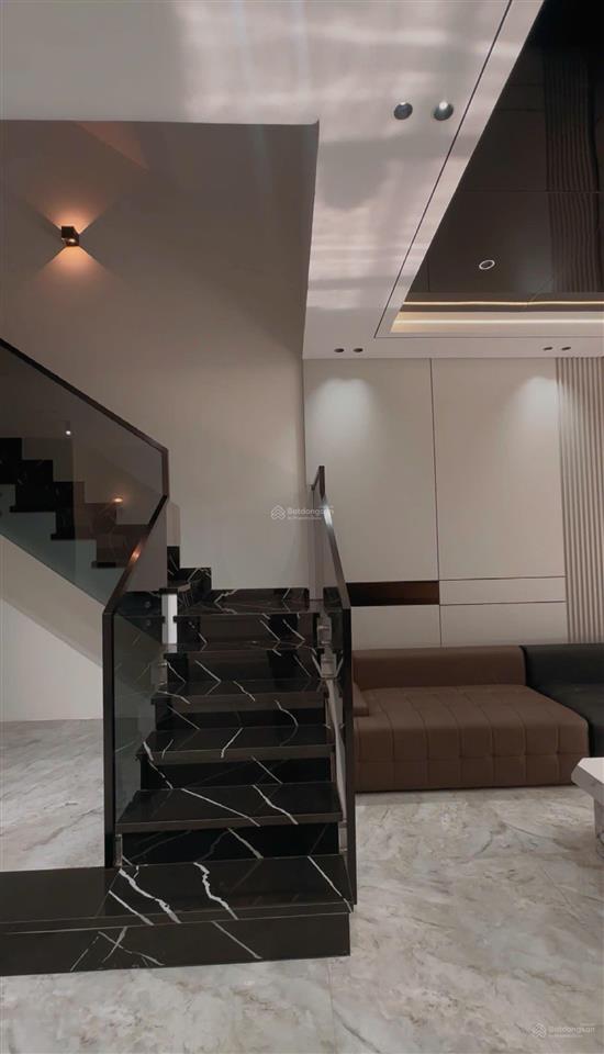 Cần tiền hạ giá bán nhanh nhà khu đô thị mỹ gia gói 5, có sẵn nội thất sang trọng, hướng đông
