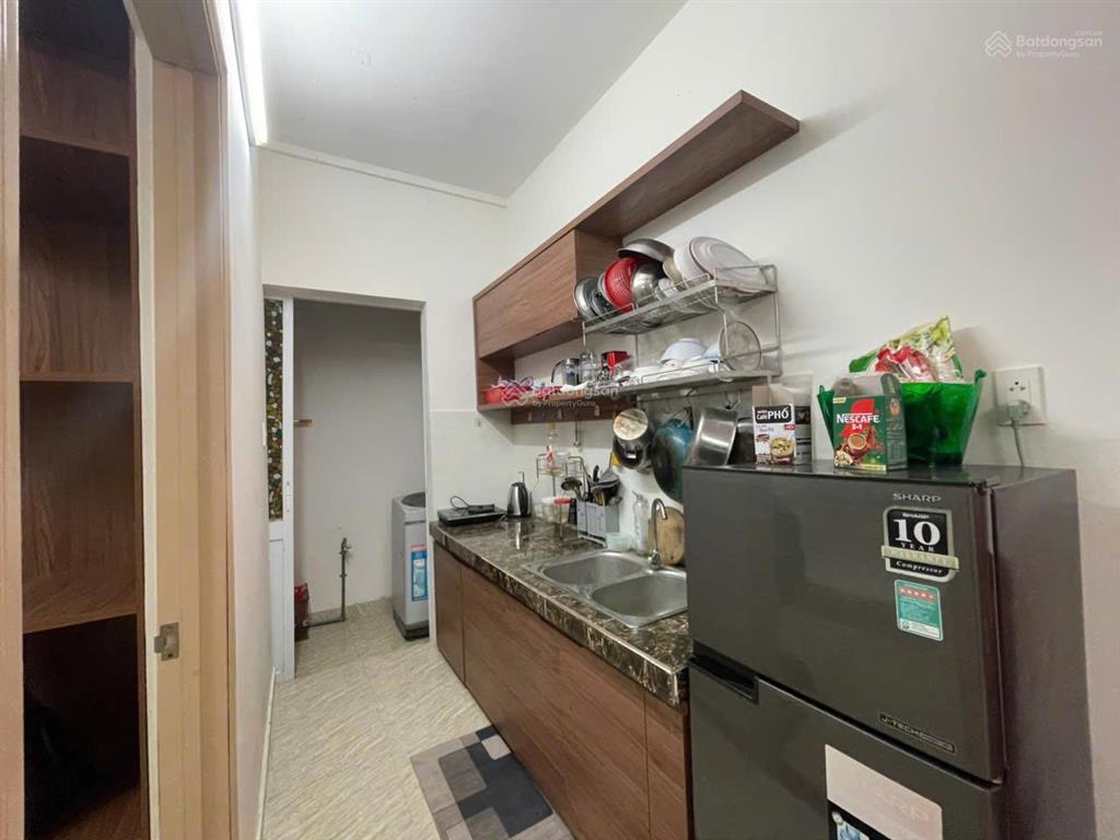 Cần tiền bán căn chung cư hoàng quân có sẵn nội thất, view xéo biển và phố. sổ đỏ lâu dài