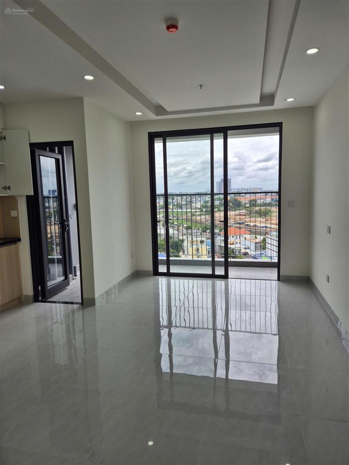Cho thuê a&t sky garden căn 2 phòng ngủ, 74m2, có sẵn rèm giàn phơi, 2 máy lạnh, quạt trần, sofa