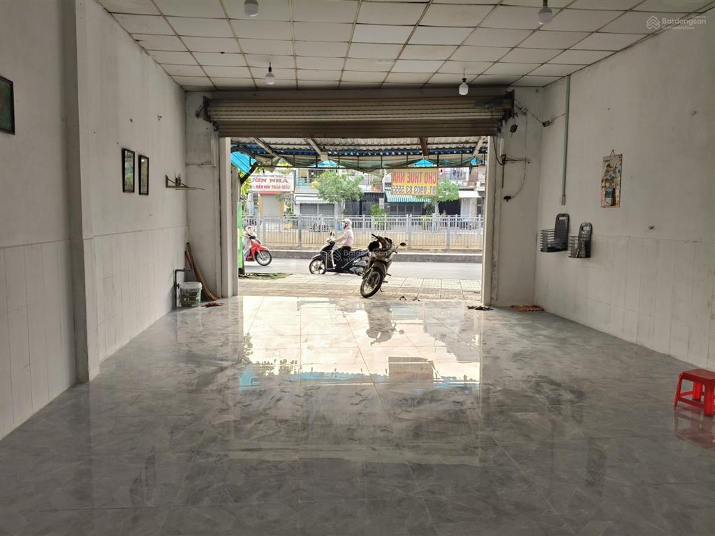 Nhà mặt phố đẹp, nhiều tiện ích tại 138 đường kênh nước đen, 12,5 tỷ, 102m2