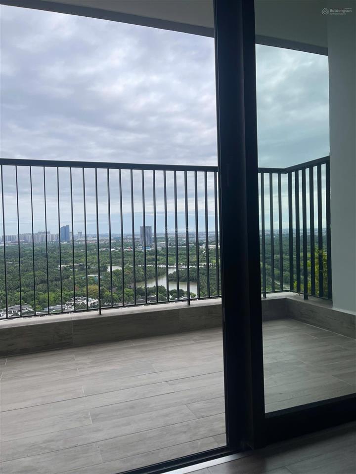 Cho thuê 2 phòng ngủ sky forest ecopark 65m2 view đảo, ban công to, full đồ  0934 373 ***