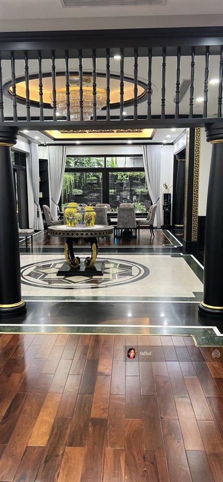 Chủ cần tiền bán giá tốt căn 520m2399tỷ biệt thự vinhomes central park, đã có sổ đỏ, miễn phí dv
