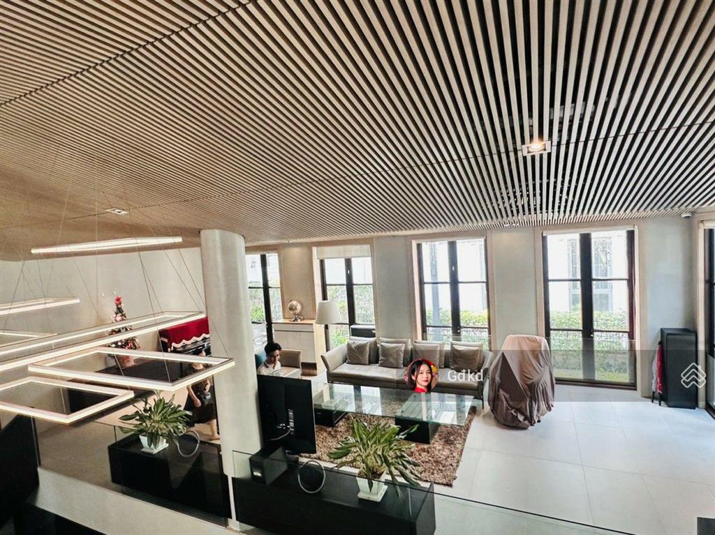 Chủ cần tiền bán giá tốt căn 520m2399tỷ biệt thự vinhomes central park, đã có sổ đỏ, miễn phí dv