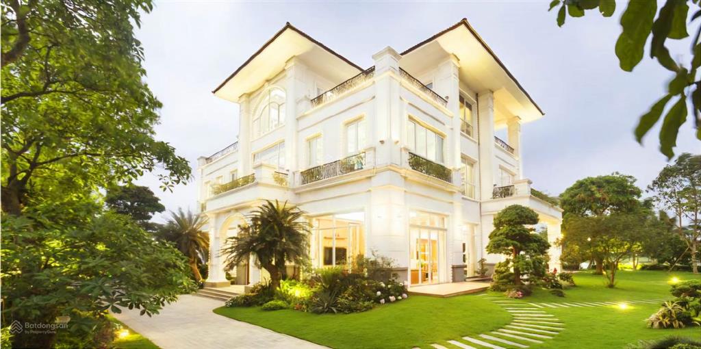 Chủ cần tiền bán giá tốt căn 520m2399tỷ biệt thự vinhomes central park, đã có sổ đỏ, miễn phí dv