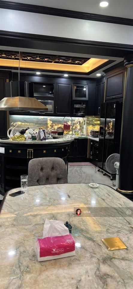 Chủ cần tiền bán giá tốt căn 520m2399tỷ biệt thự vinhomes central park, đã có sổ đỏ, miễn phí dv