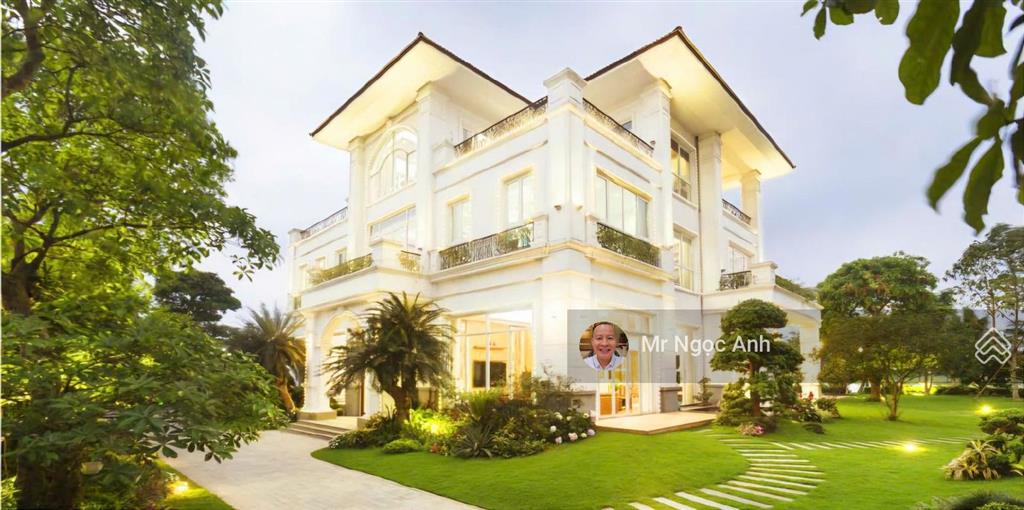 Chủ nhà cần tiền rao bán giá tốt căn 225m2 186tỷ biệt thự vinhomes bason, đã có sổ đỏ, miễn phí dv