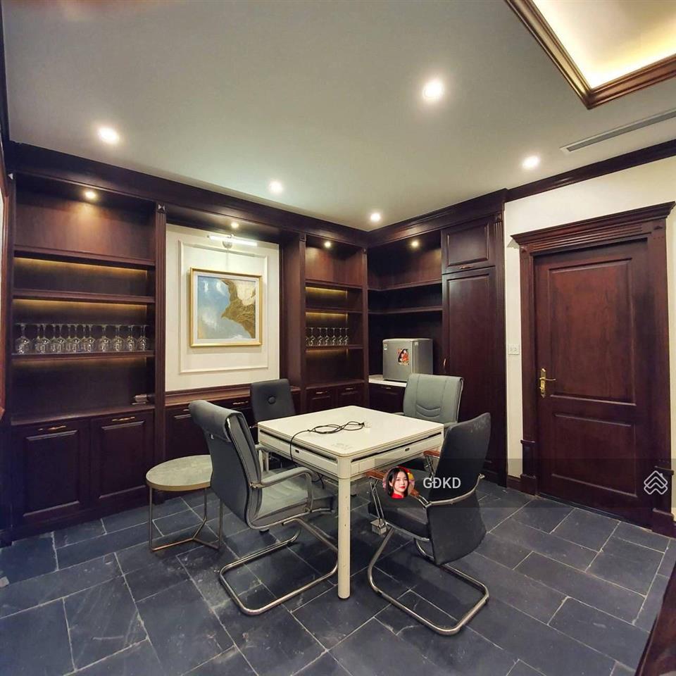Chủ nhà cần tiền rao bán giá tốt căn 225m2 186tỷ biệt thự vinhomes bason, đã có sổ đỏ, miễn phí dv