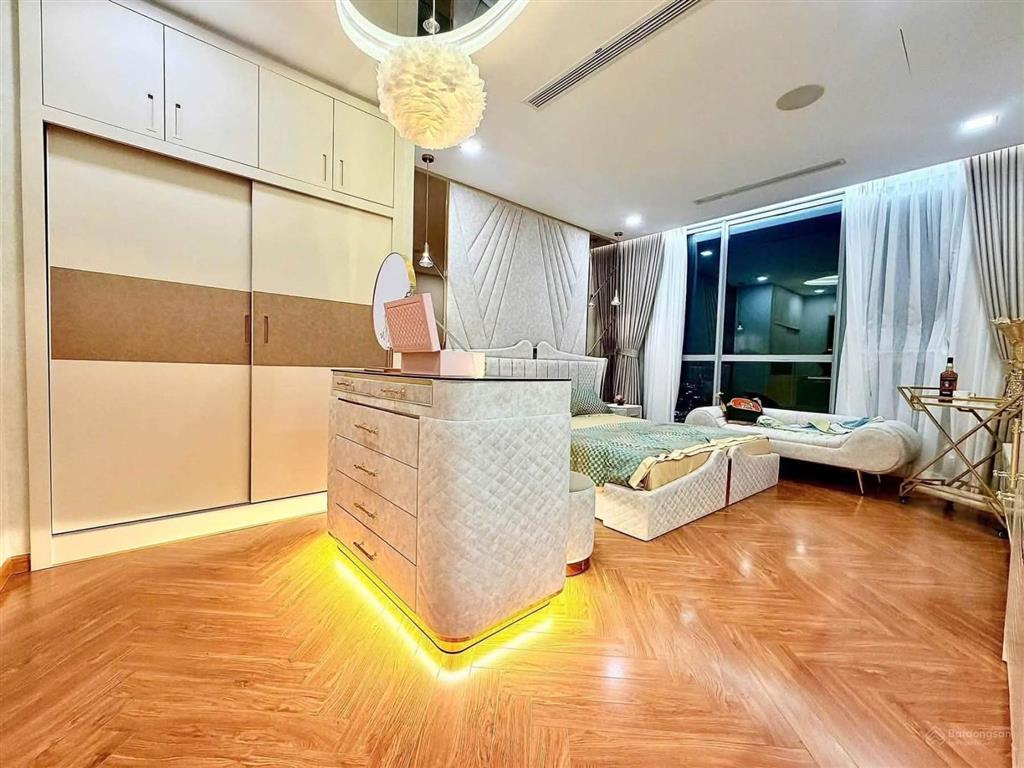 Cho thuê căn 2pn dt 88m2, view trực diện sông tòa p5 vinhomes central park giá tốt 26triệu/tháng.