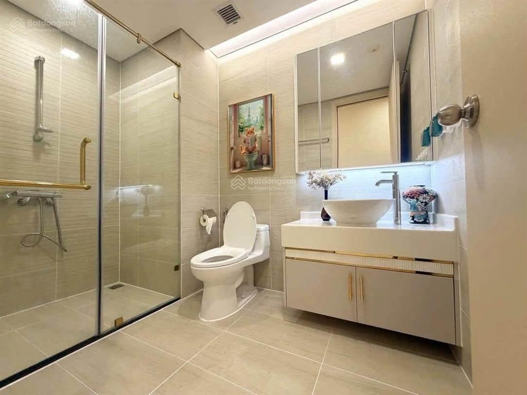 Cho thuê căn 2pn dt 88m2, view trực diện sông tòa p5 vinhomes central park giá tốt 26triệu/tháng.