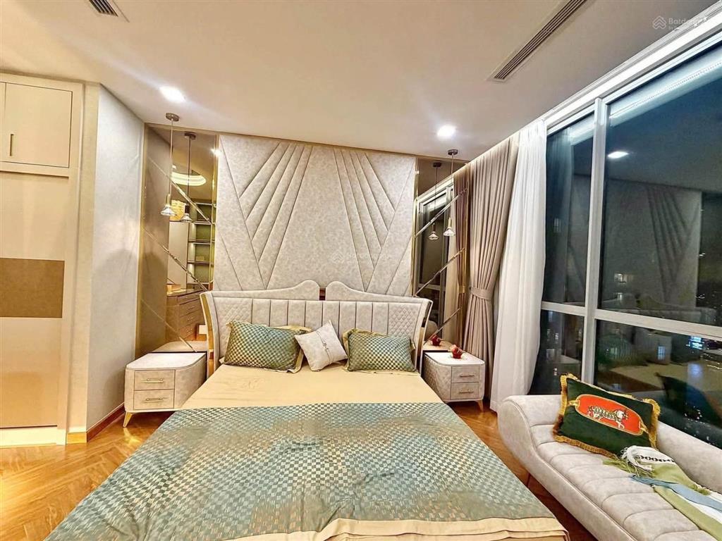 Cho thuê căn 2pn dt 88m2, view trực diện sông tòa p5 vinhomes central park giá tốt 26triệu/tháng.