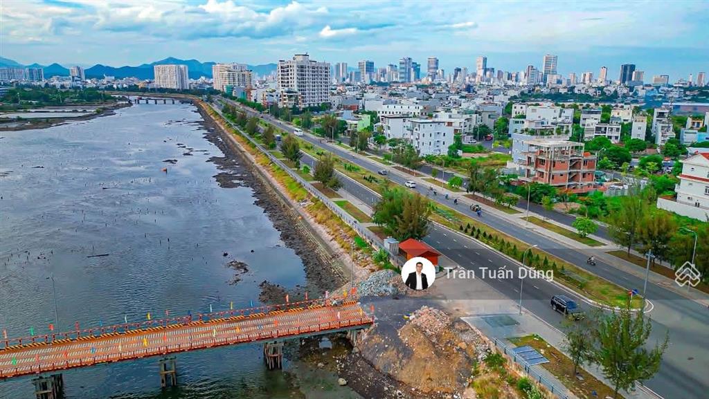 Còn căn view pháo hoa  cực tốt