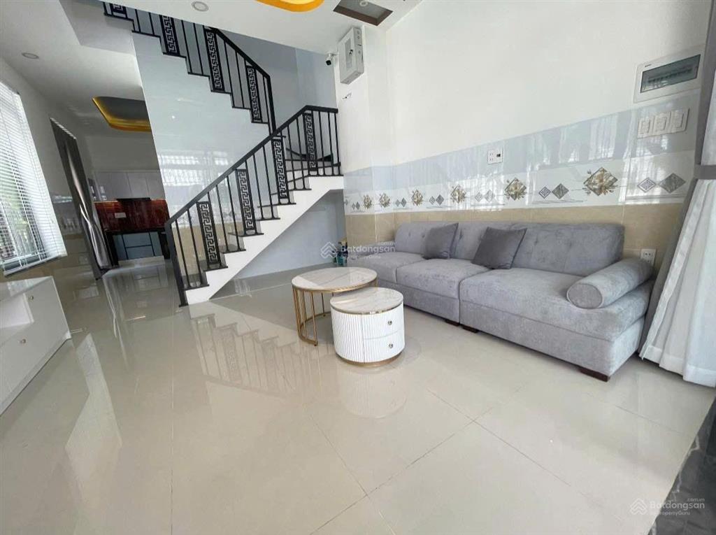 Cho thuê nhà nguyên căn 4 tầng 5 phòng ngủ 5 nhà vệ sinh