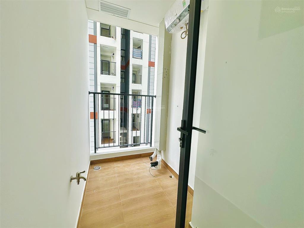 Cần bán căn hộ essensia sky view nam bán lỗ dt 75m2 giá 5,2 tỷ bao hết hoàn sổ,   0906 313 ***