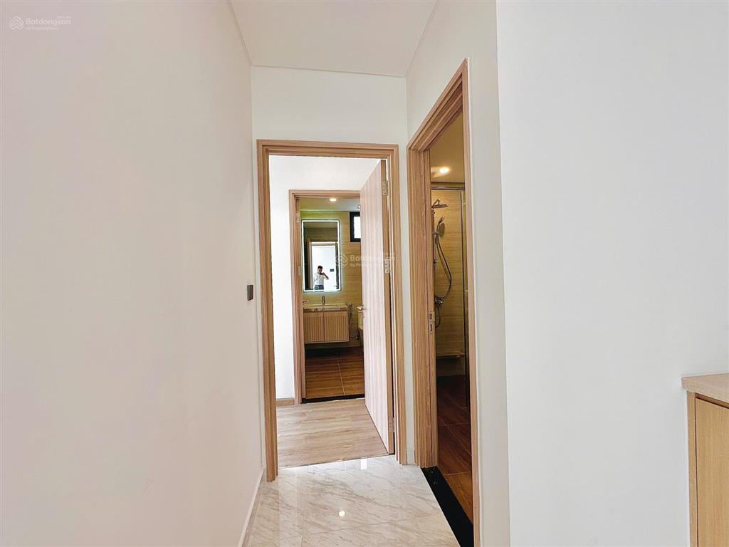 Cần bán căn hộ essensia sky view nam bán lỗ dt 75m2 giá 5,2 tỷ bao hết hoàn sổ,   0906 313 ***