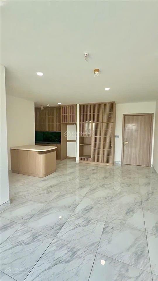 Bán lỗ căn hộ essensia sky view pmh dt 119m2 giá 8,5 allin, đã tt 30% t11 nhận nhà.
