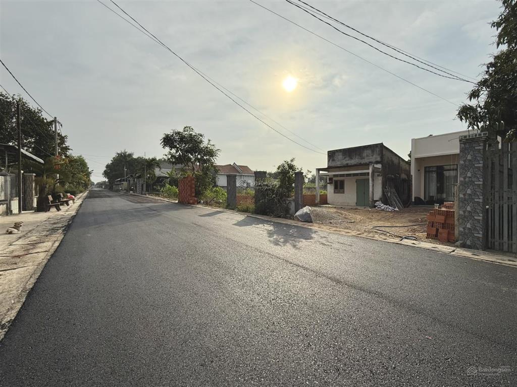 Bán lô đất ấp tân hiệp 1  phước thái, diện tích 6x50m2, sổ thổ cư 100m2. giá bán 2 tỷ 550 triệu