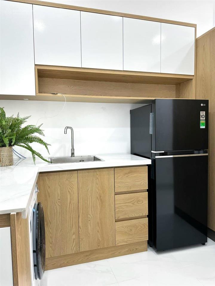 Căn hộ ban công đẹp thoáng lê văn sỹ gần trần quang diệu ô tô vào tận nhà giá 6 triệu