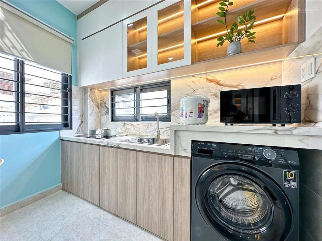 Căn hộ cao cấp 30m2 full nội thất đường cách mạng tháng 8 gần công viên lê thị riêng