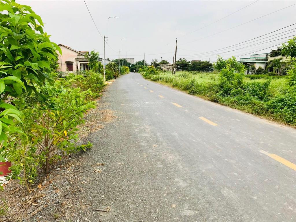 Đất thổ đường nhựa. mt đường đăng mỹ, cách quốc lộ 1km. đất 4.400m2 ngang 50m x 84m nở hậu, giá tốt