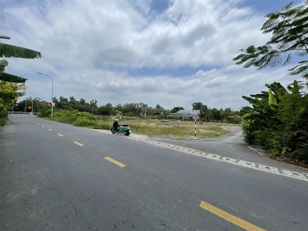 Đất ở mặt tiền lương ngang, 21m dài 40m, không quy hoạch giá tốt