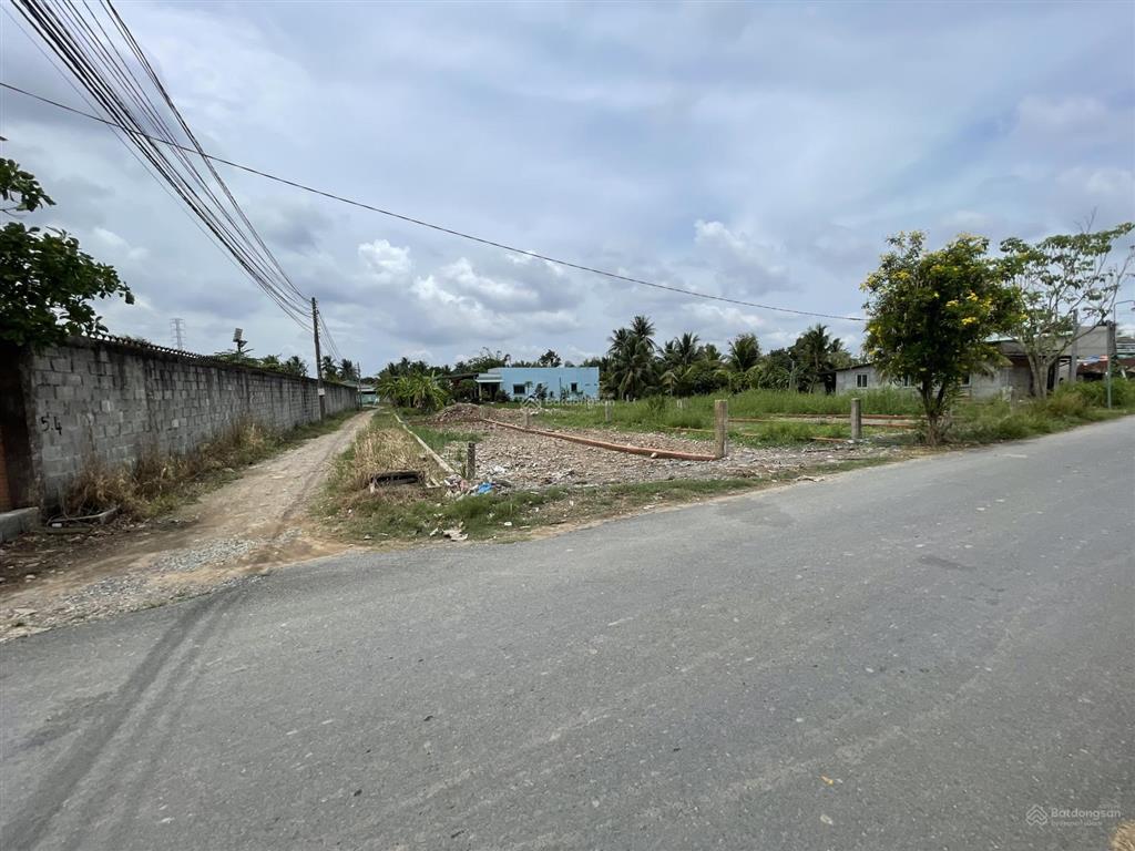 Nền đất ở mặt tiền nhựa đường liên ấp nhựt chánh  mỹ bình. 5x28m, sổ riêng chính chủ bán
