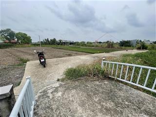 Nền đất ở view sông thoáng mát 5x42m=204m2 đường đặng văn búp, phước lý, tây ninh ( long an cũ)