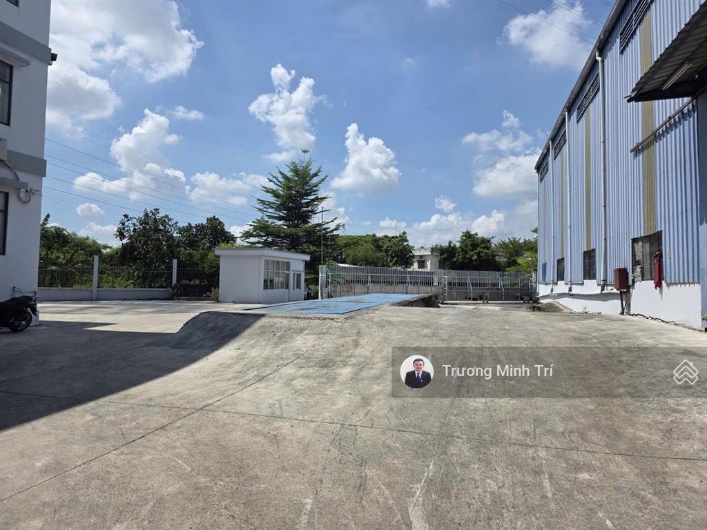 Nhà xưởng khu công nghiệp tân tạo, 5.700m2, xưởng văn phòng 3.000m2, ngay quốc lộ 1a, đường lớn