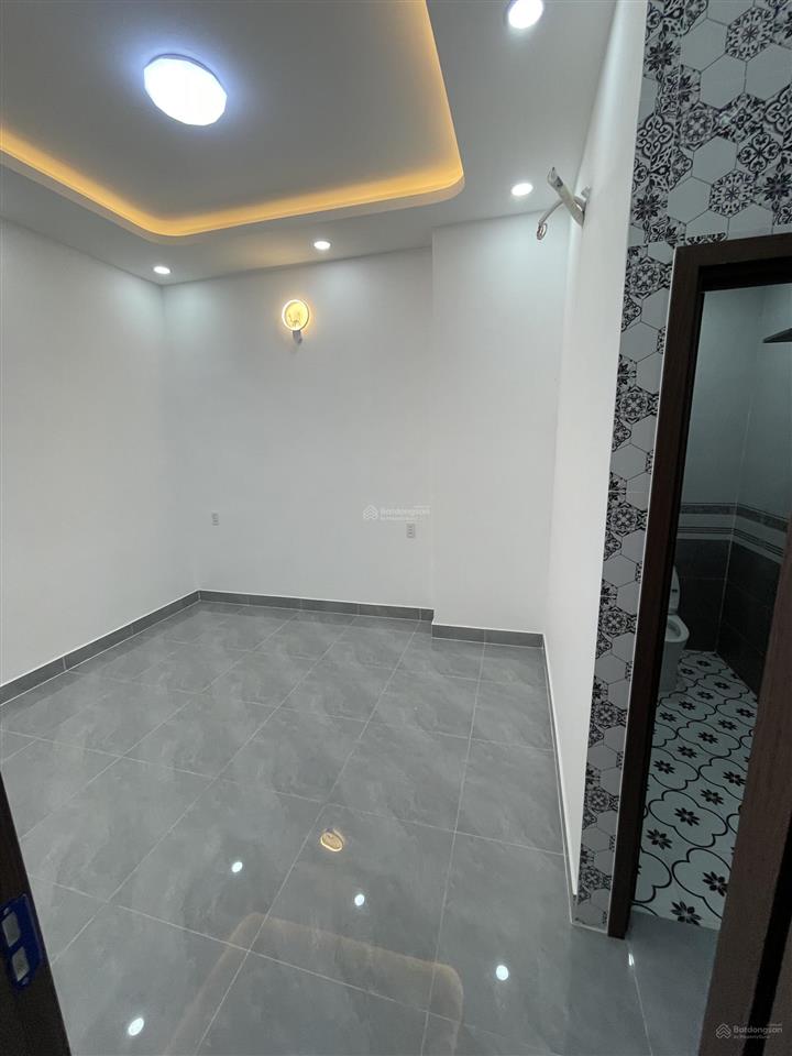 Nhà view sông mỹ nhân, mỹ yên bến lức. ngang 6.2m dài 17m đường rộng