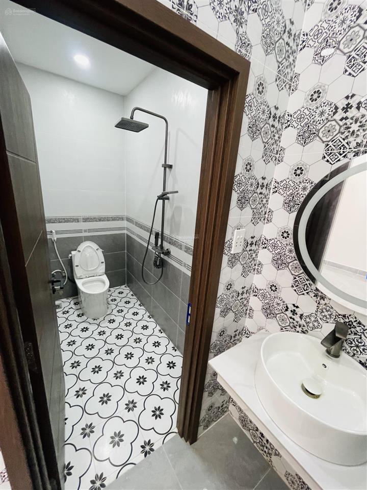 Nhà view sông mỹ nhân, mỹ yên bến lức. ngang 6.2m dài 17m đường rộng