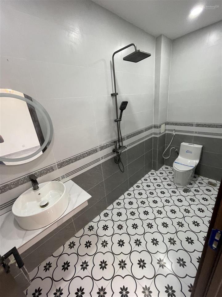 Nhà view sông mỹ nhân, mỹ yên bến lức. ngang 6.2m dài 17m đường rộng