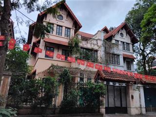 Cho thuê nhà biệt thự 5pn, 3wc, 180m2, giá ưu đãi tại khu đô thị việt hưng, kv long biên