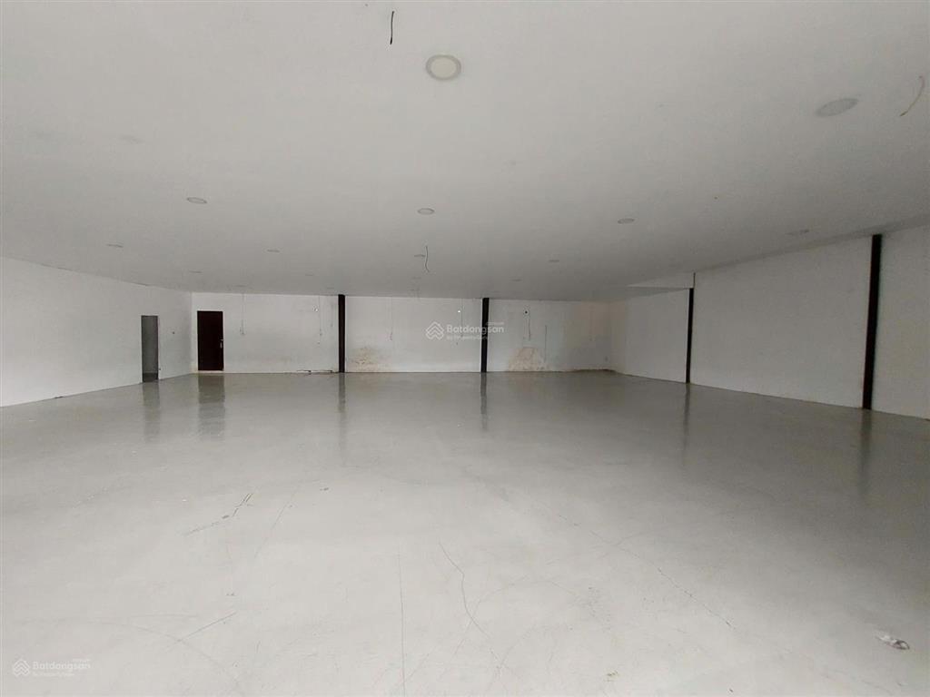Cho thuê mặt bằng kinh doanh kho xưởng quận 7 dt 1200m2 mặt tiền đường hoàng quốc việt