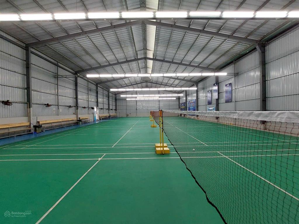 Cần cho thuê kho quận 7 đang làm cầu lông, pickleball 1.000m làm thể thao, kho xưởng đều được