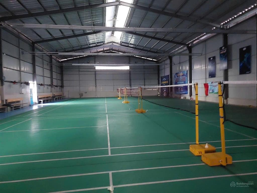 Cần cho thuê kho quận 7 đang làm cầu lông, pickleball 1.000m làm thể thao, kho xưởng đều được