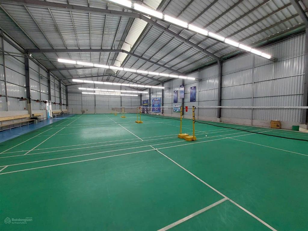Cần cho thuê kho quận 7 đang làm cầu lông, pickleball 1.000m làm thể thao, kho xưởng đều được