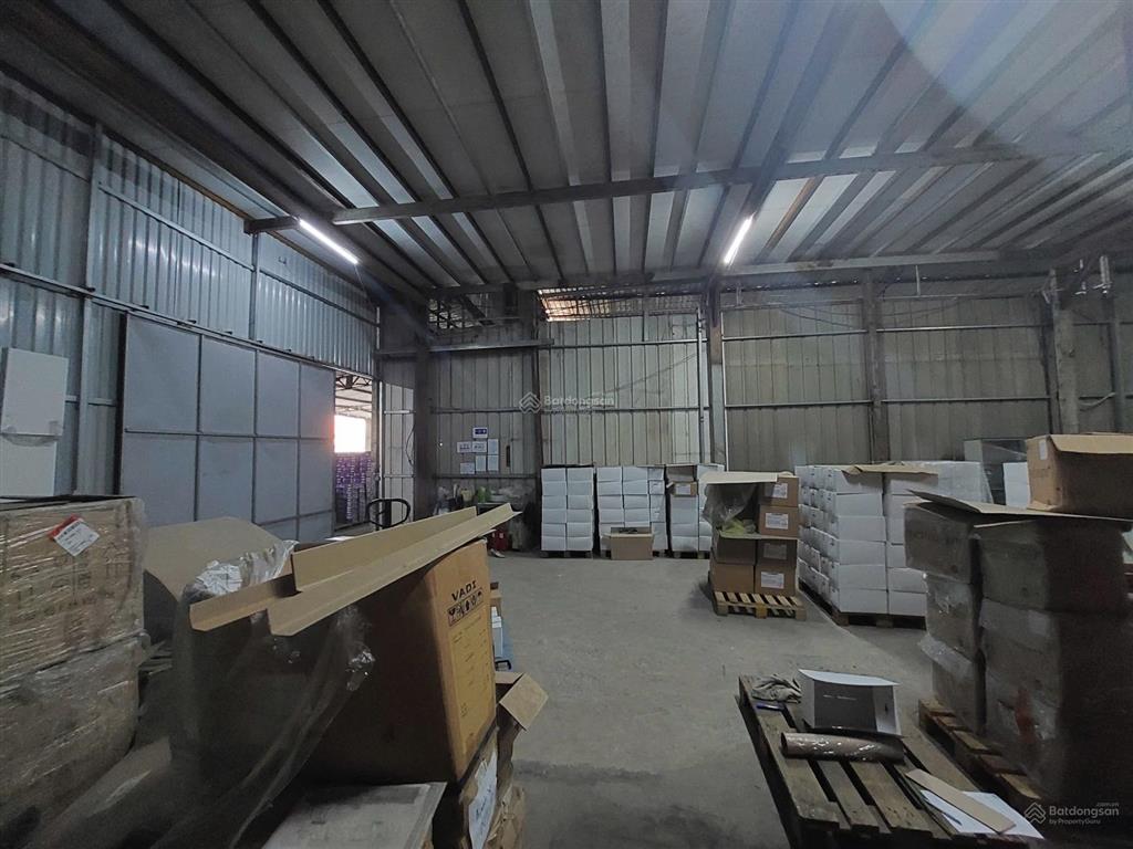 Cho thuê kho quận 7 200m² gần kcx tân thuận container vào kho ngày đêm
