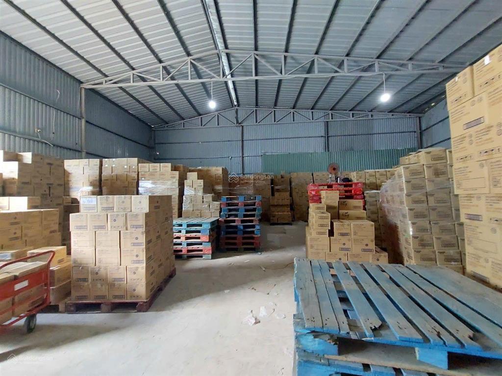 Cần tìm kho 400m tại quận 7 để chứa hàng, làm showroom hoặc kết hợp kinh doanh?