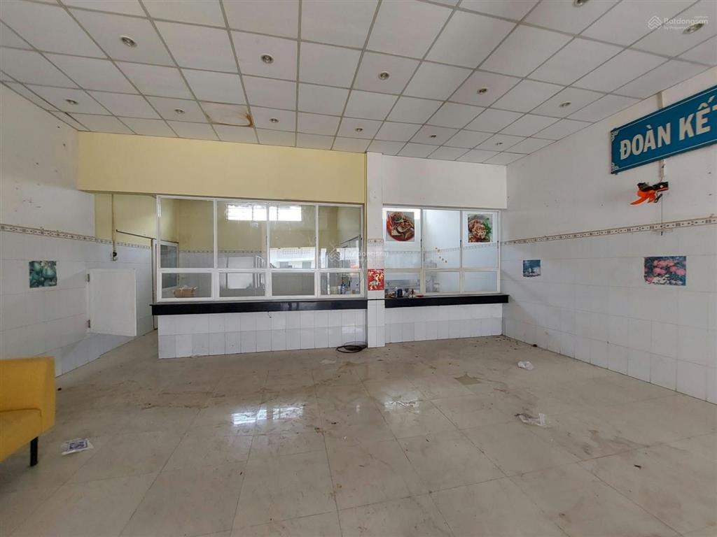Cho thuê kho bãi 100m đường nguyễn tất thành, đẹp như văn phòng.