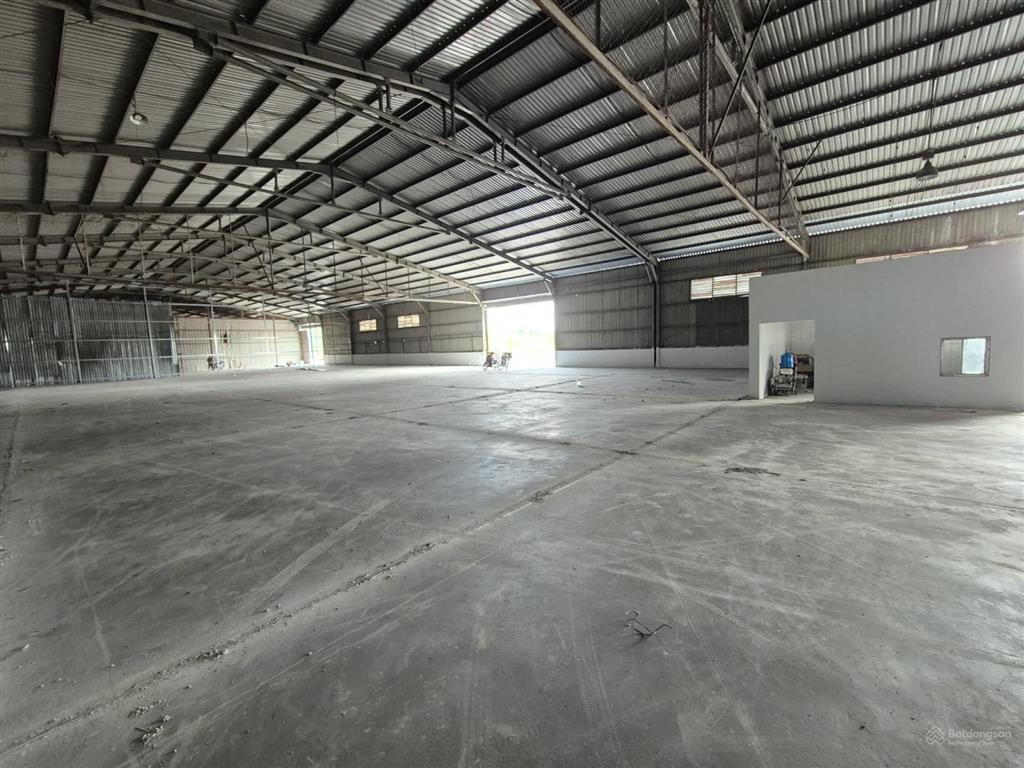 Thuê kho quận 7 dt 900m2 | 2 cửa nhập xuất, tường xây, điện 3 pha, pccc đầy đủ