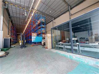 Thuê kho quận 7 không chỉ chứa hàng mà còn kết hợp mặt bằng kinh doanh showroom, công ty dt 500m.
