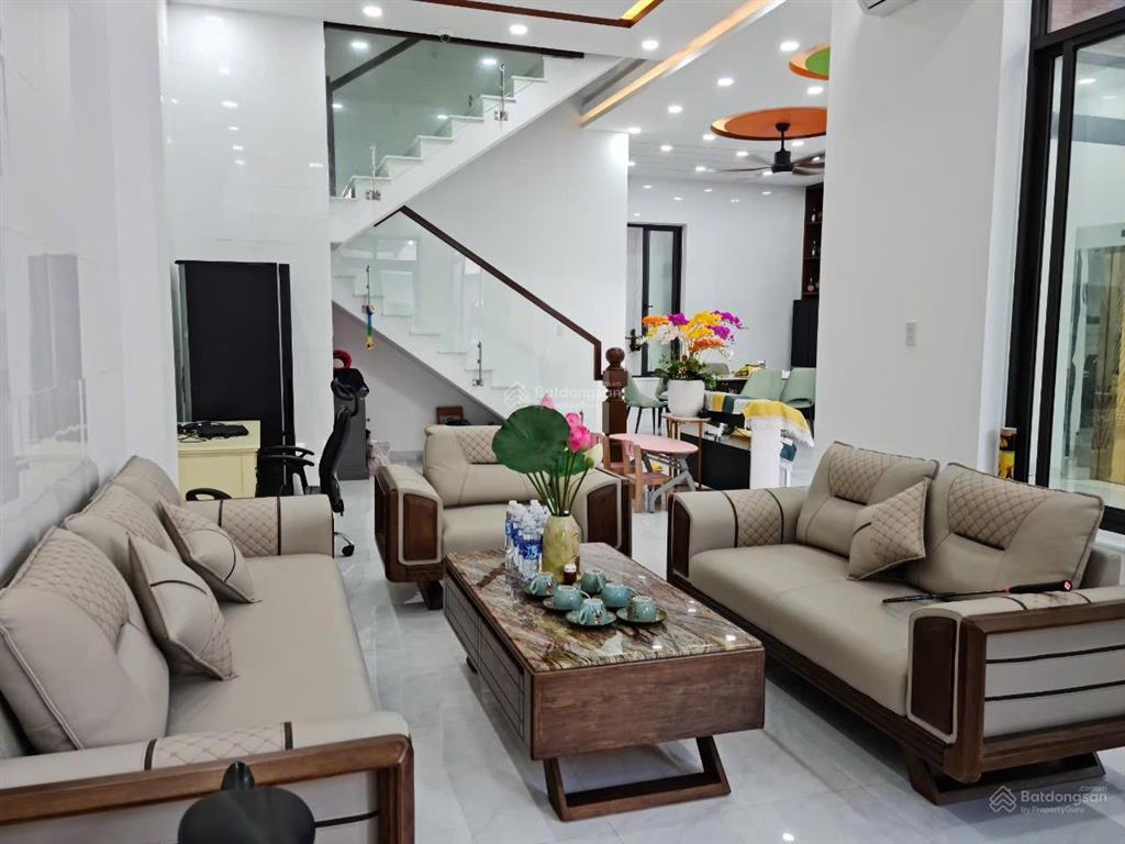 Cần bán biệt thự đường lê chân  nha trang siêu vip giá 28.5 tỷ.