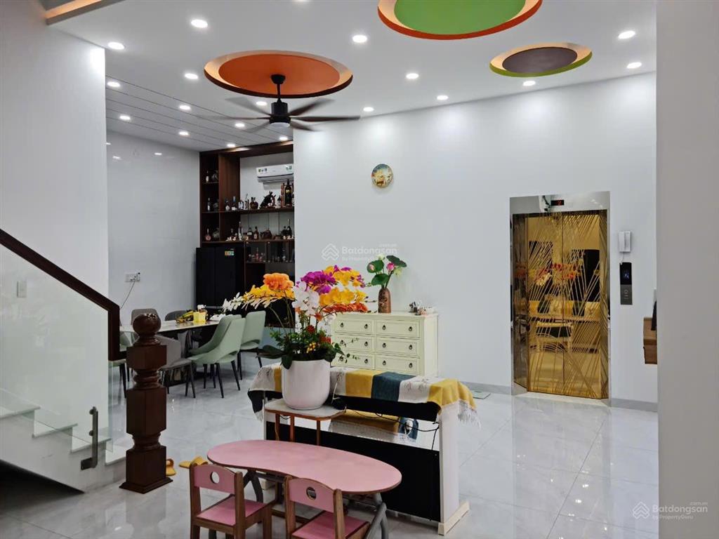 Cần bán biệt thự đường lê chân  nha trang siêu vip giá 28.5 tỷ.