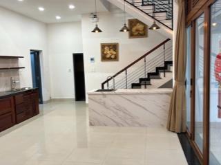Quá rẻ cần bán nhà gần biển gần đường tôn thất tùng, tttp nha trang giá chỉ 54tr/m